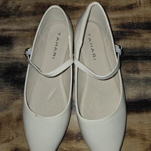 Tahari Women's Cream Mary Jane Flats